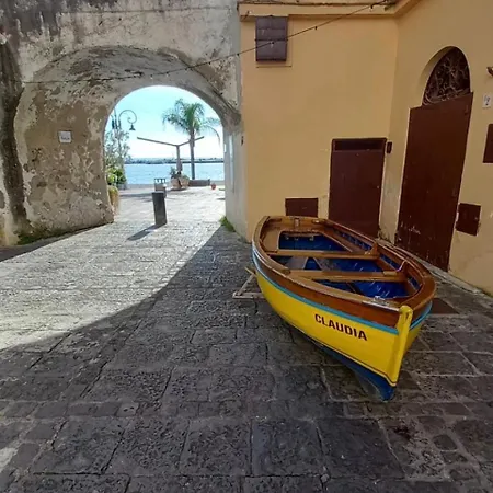 La Casa A Mare بيت للعطل *